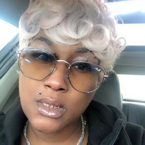 Meet your Posher, Candice